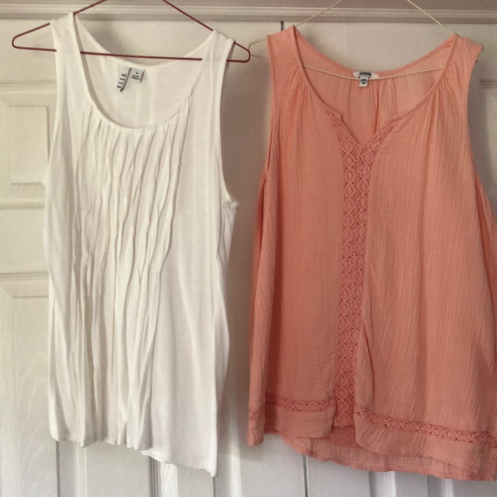 2 sleeveless tops- 1 Elle, 1 Sonoma